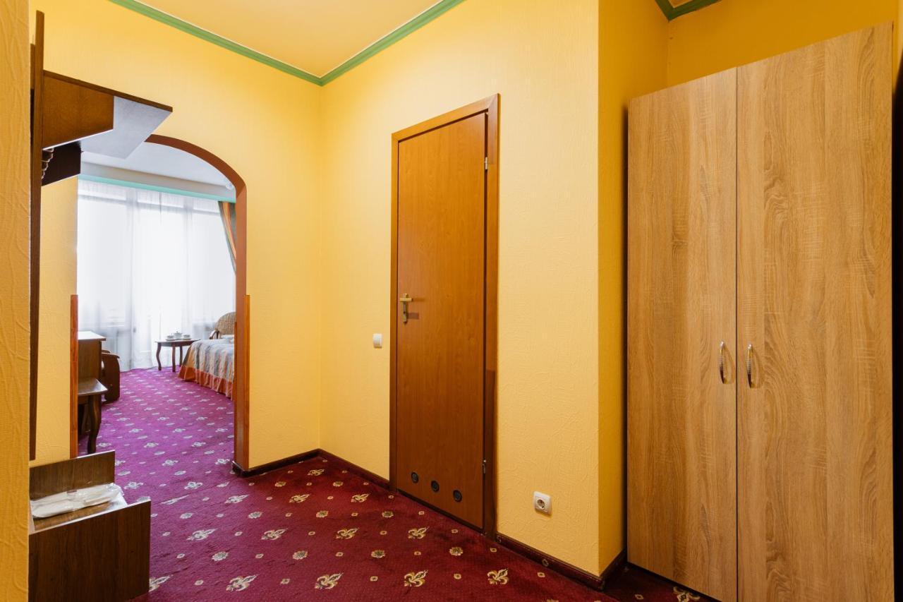 Tiso Apart Hotel Kiev Luaran gambar